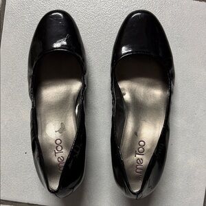 Secondhand Me Too Shiny Black Flats